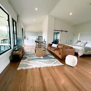  Farm stay Seven Peaks Farm Australia