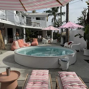https://cali-backpackers.hotelssunshinecoast.net