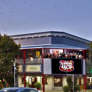 https://the-jack-backpackers.cairnshotels4all.com